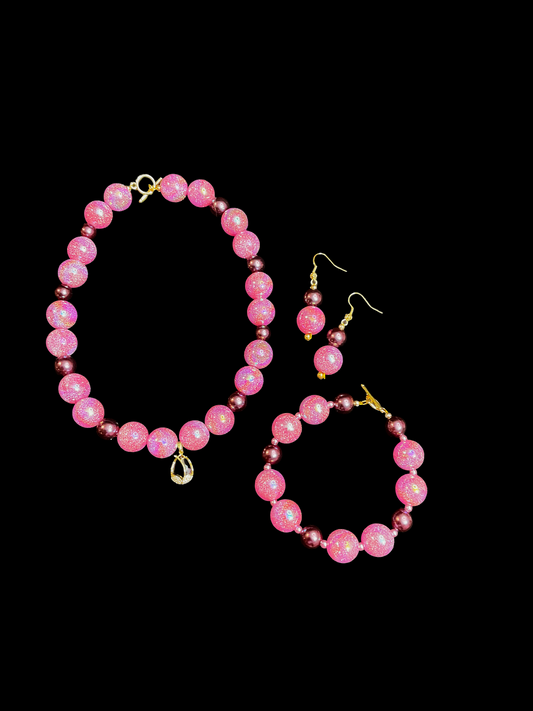 Oh, this set is pure hot-pink power — a glow-up in bead form. 💖